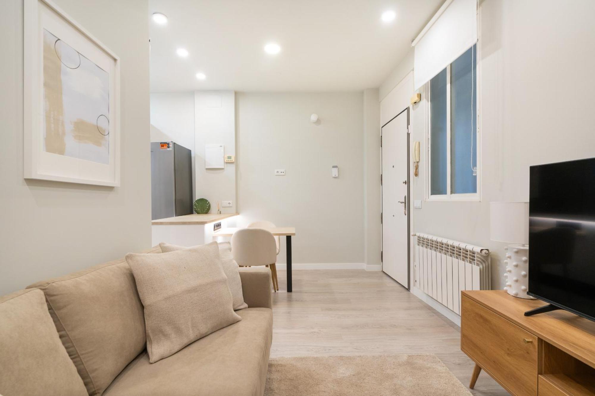 Apartamento Reformado En Metro Ibiza Alquiler Temporal Madrid Exterior photo
