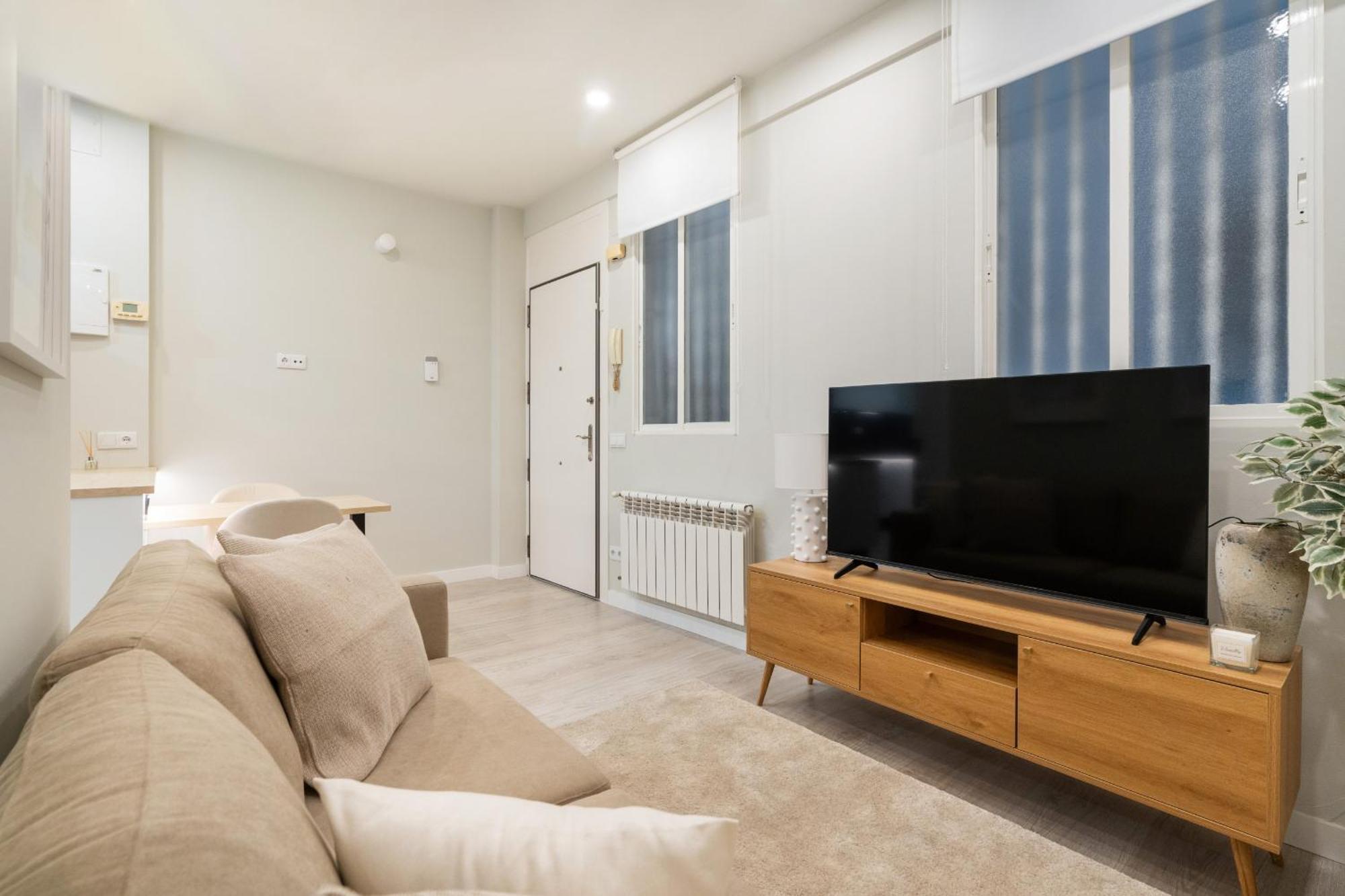 Apartamento Reformado En Metro Ibiza Alquiler Temporal Madrid Exterior photo