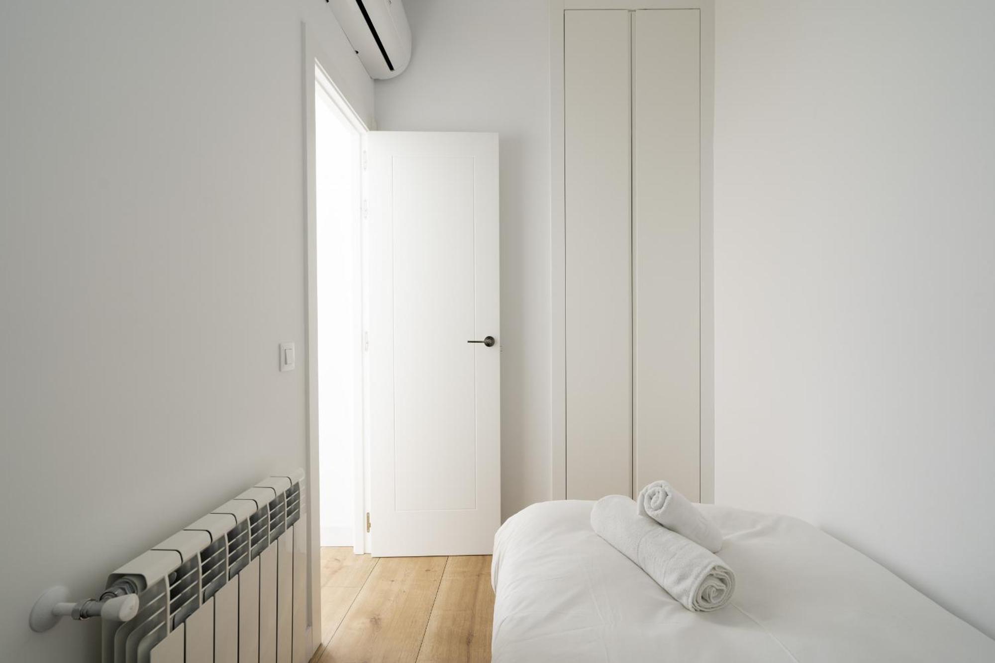 Apartamento Reformado En Metro Ibiza Alquiler Temporal Madrid Exterior photo