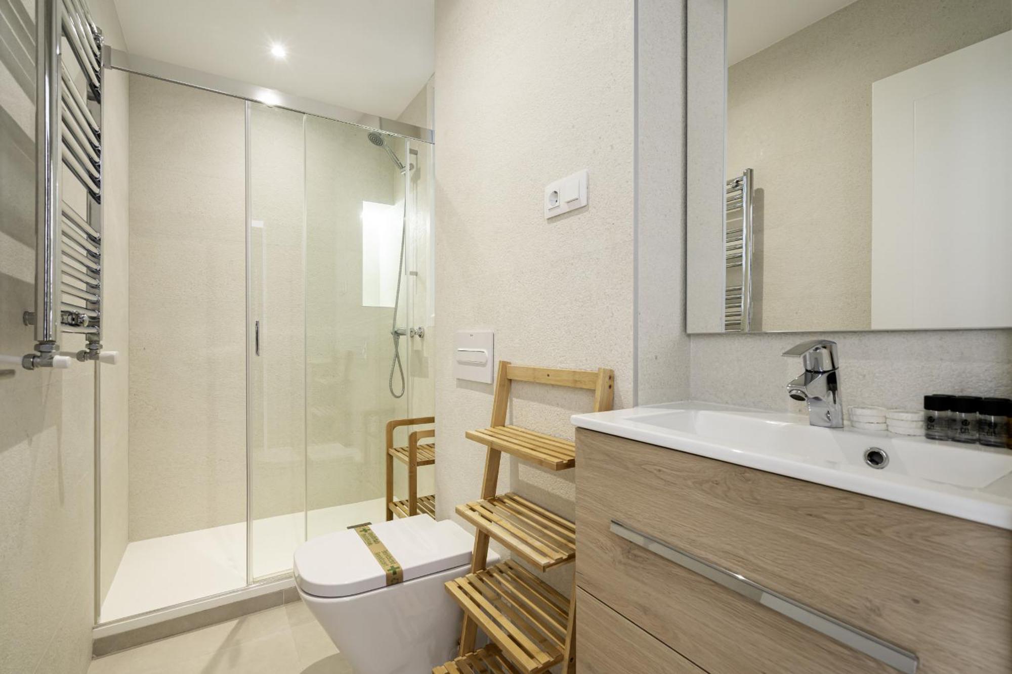 Apartamento Reformado En Metro Ibiza Alquiler Temporal Madrid Exterior photo